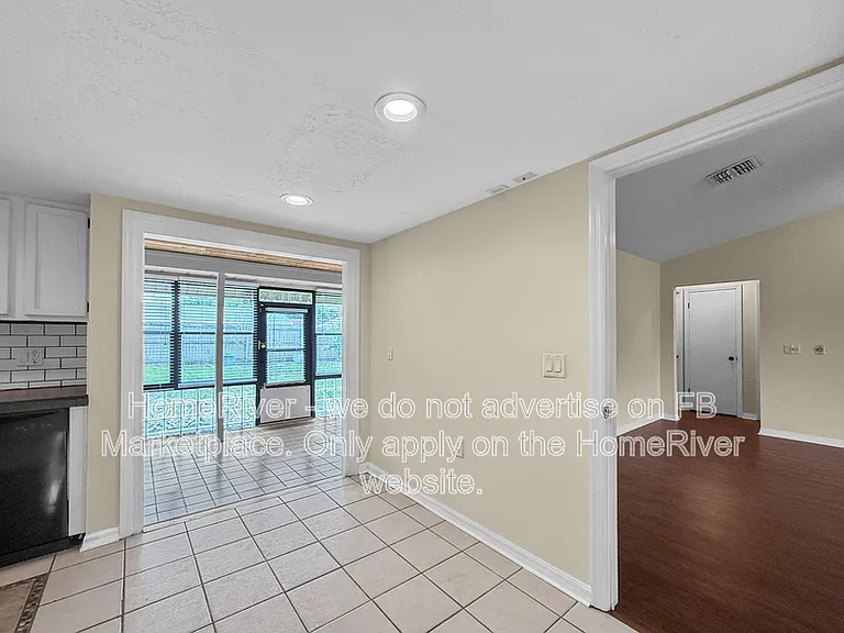 8163 Village Green Rd — Photo 8