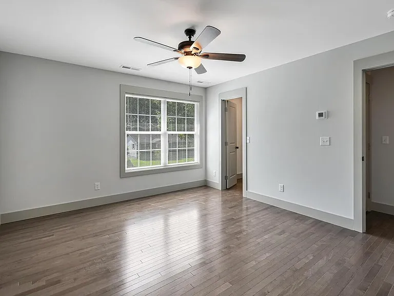 11 Fernwood Ave #2 — Photo 23
