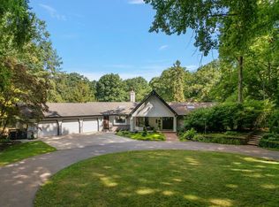 955 Kenwood Dr, Holland, MI 49423