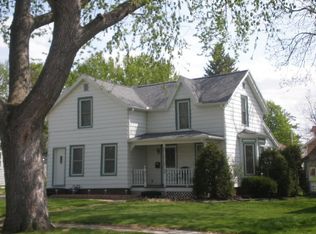 608 2nd St, Baraboo, WI 53913