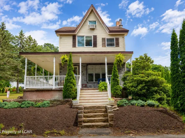 11 Bernhard Rd, Barnesville, PA 18214