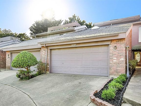 2nd image of 804 Courtenay Pl