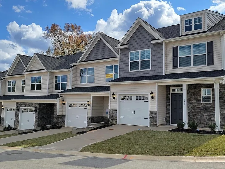 306 Clarendon Ct — Photo 1