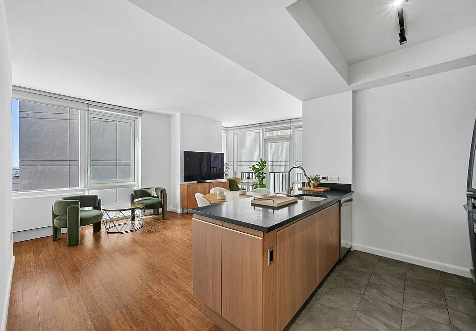 66 Rockwell Pl #18J-J