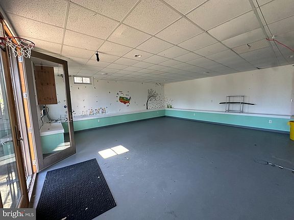 2nd image of 5995 Lower York Rd
