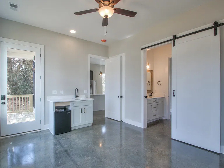 2810 Gear St — Photo 18