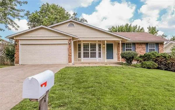 1104 Amberglen Dr