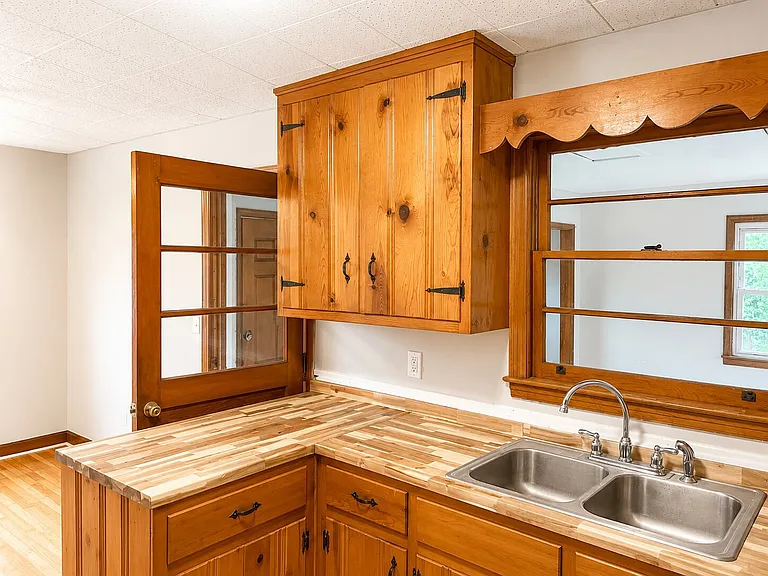 3330 Sharon Dr — Photo 16
