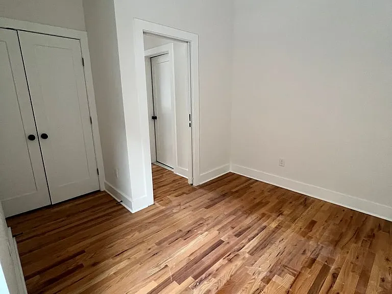 106 E Broad St — Photo 36