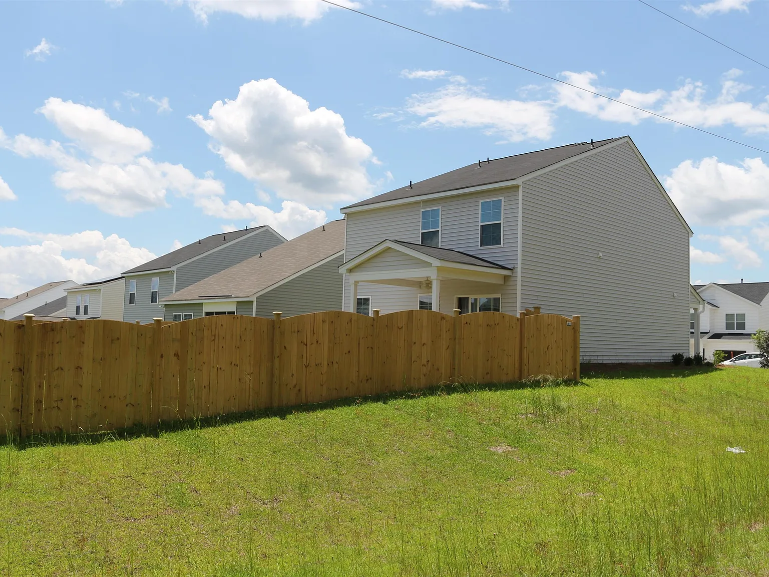 3 bed, 1962 sqft, $2,200 — Photo 3