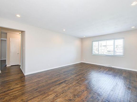 4th image of 3055 Bluebell Ln