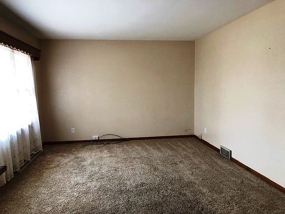 3rd image of 2019 Cedar Pointe Dr