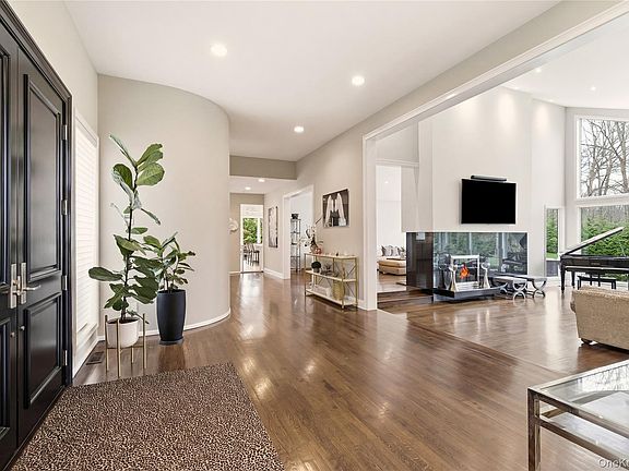 4th image of 50 Tall Oak Crescent