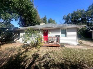 2022 SW Moundview Dr, Topeka, KS 66604