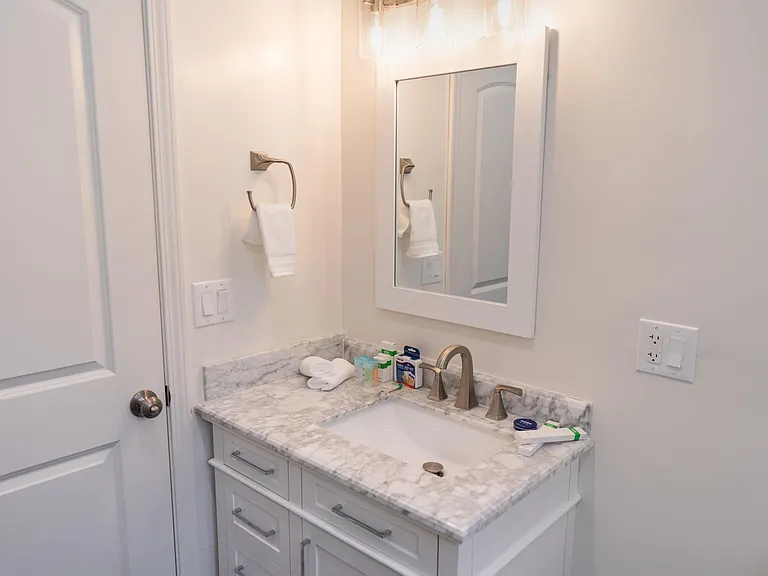 6156 Morella Ave — Photo 37