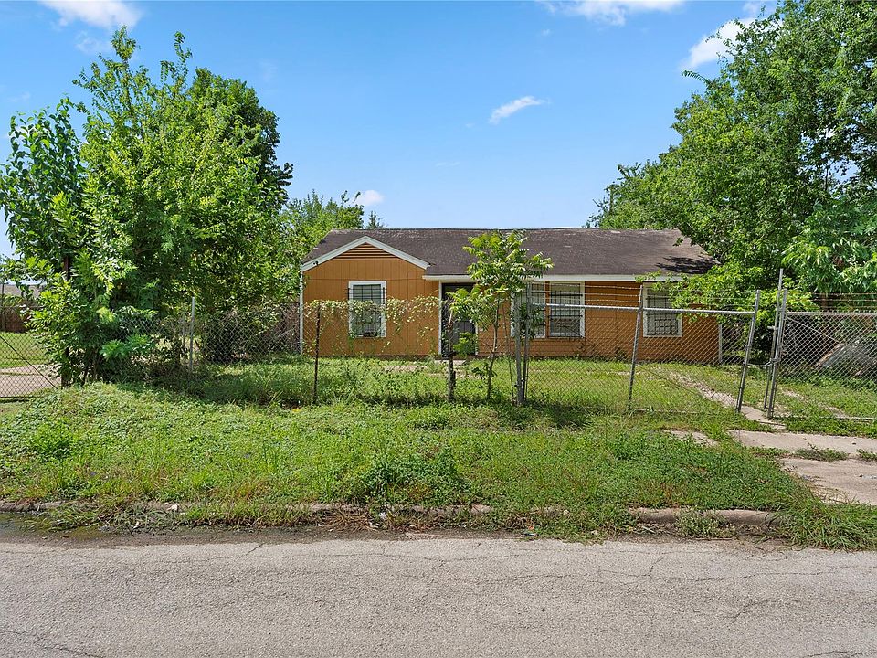 1st image of 5238 Pershing St