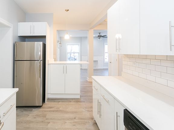 5th image of 6045 N Winthrop Ave APT 1