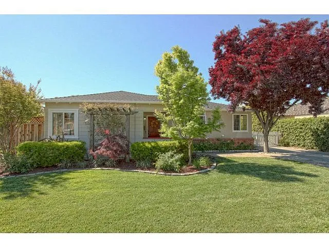 1584 De Anza Way photo 1