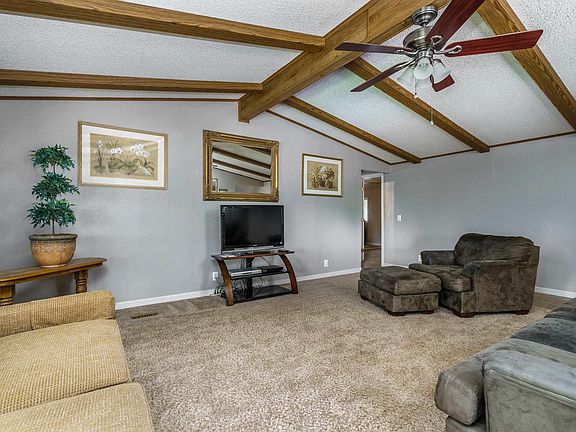 5th image of 21071 Morgan Dr