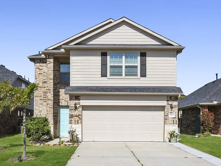 5223 Bay Ln — Photo 1
