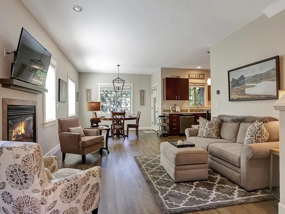 12848 Boones Ferry Rd
