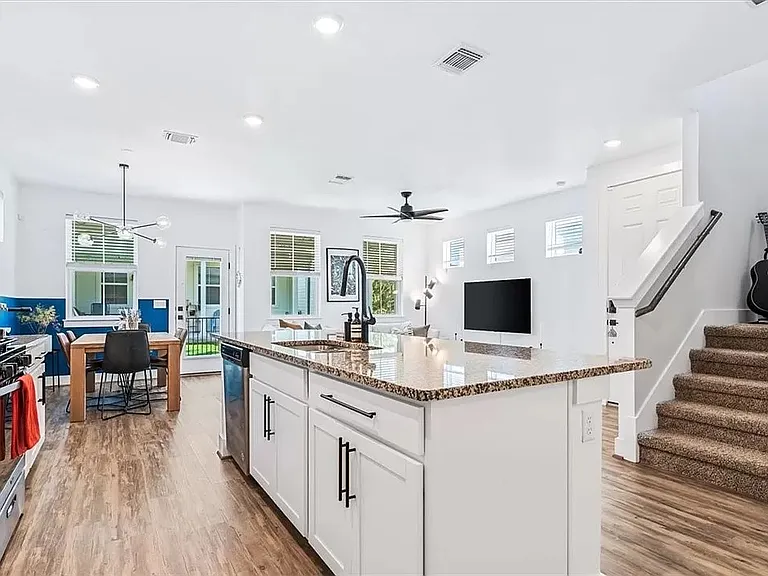 7404 Wynkoop Ct — Photo 15