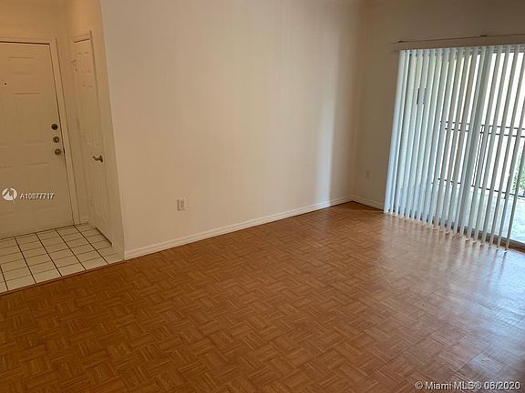3rd image of 100 SW 117th Ter #2305