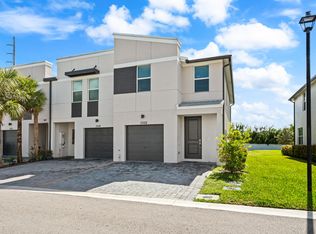 3522 Joshua Tree St, Palm Springs, FL 33461