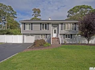 27 Greis Ave, Nesconset, NY 11767