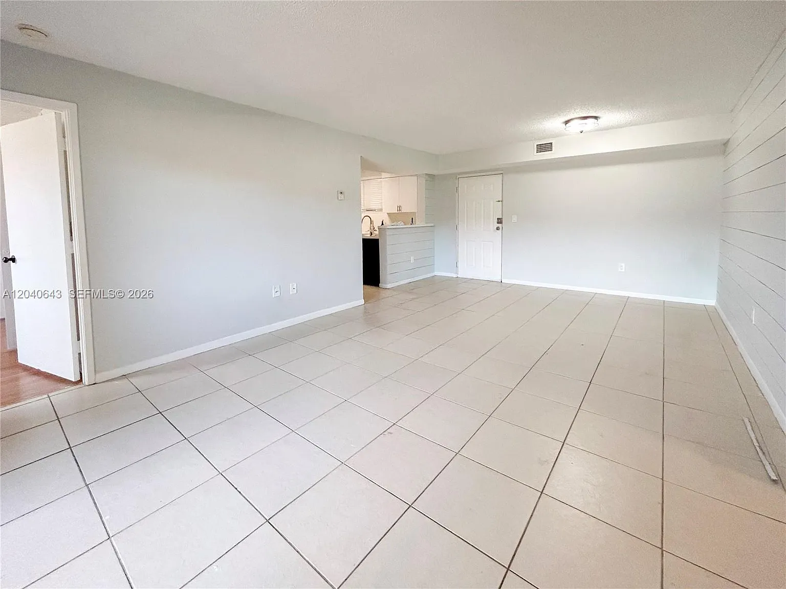 3 bed, 1260 sqft, $2,500 — Photo 4