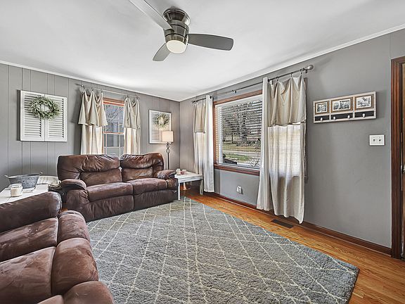 2nd image of 2306 Cedar Ln