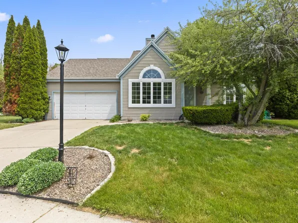 1803 Wexford LANE, Waukesha, WI 53186