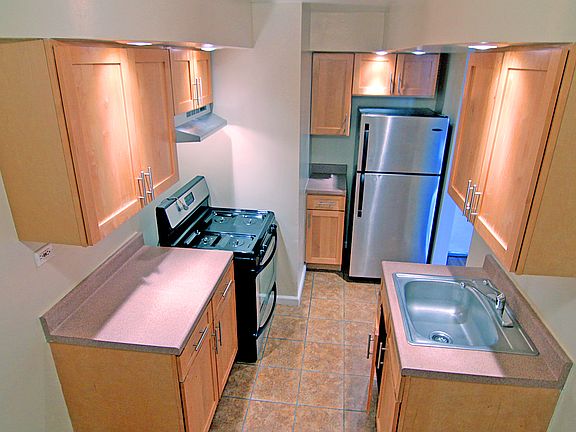 3rd image of 277 E 207th St APT 2J