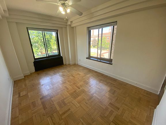 4th image of 2121 E Capitol Dr APT 301