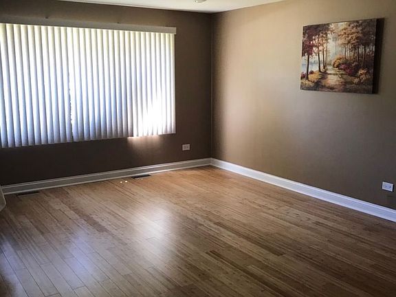 2nd image of 546 N Lombard Ave