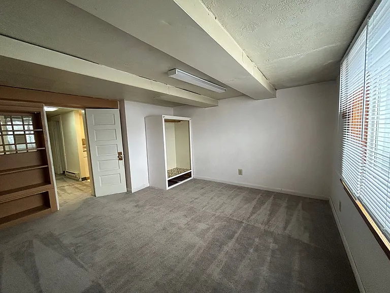 Apartments available in a highly desirable University District location! — Photo 29