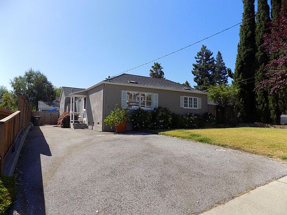 4th image of 2111 Oakley Ave