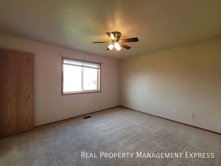 5901 S Mandy Ave — Photo 11