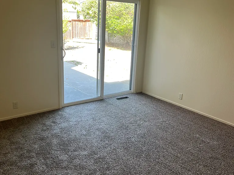 W Alisal St — Photo 12