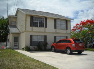 1720 SE Santa Barbara Pl, Cape Coral, FL 33990
