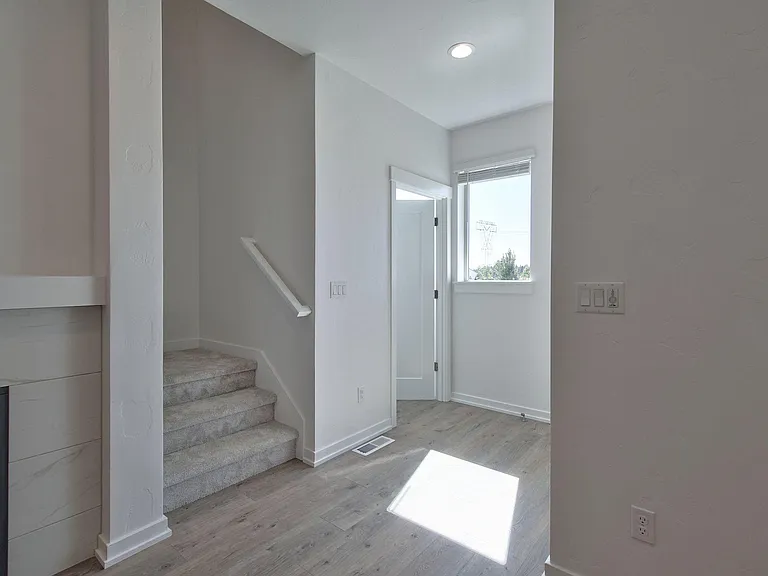 5617 SE Logan Ln — Photo 6