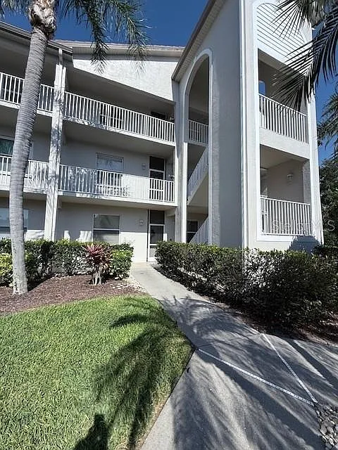 2 bed, 2.0 bath, 1238 sqft, $2,095 — Photo 1