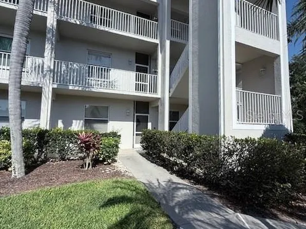 8755 Olde Hickory Ave, Sarasota, FL