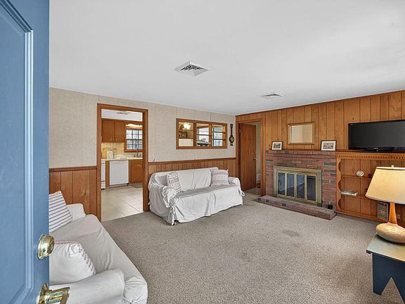 4th image of 16 Frank Doyle Road