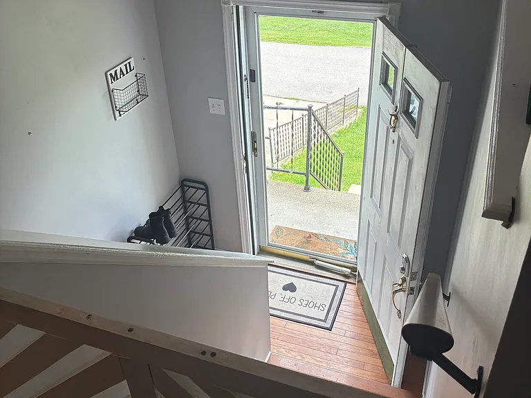 111 Phyllis Dr — Photo 14