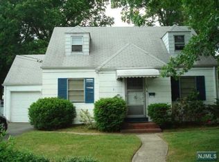 185 Washington Ave, Elmwood Park, NJ 07407