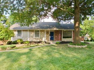 8839 Candlelight Ln, Lenexa, KS 66215