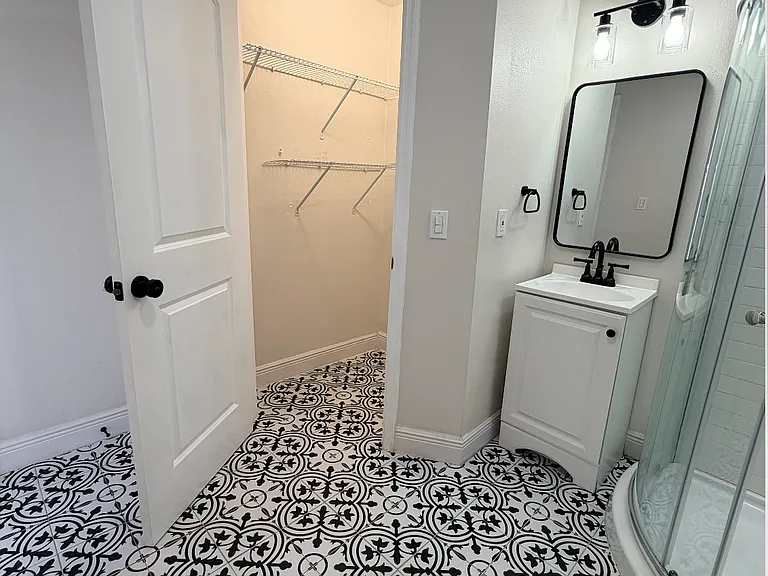 4005 N Glen Ave #1 — Photo 16
