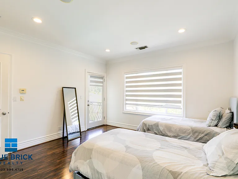 5230 Teesdale Ave — Photo 35