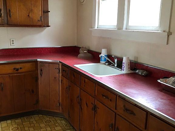 2nd image of 716 Route 212